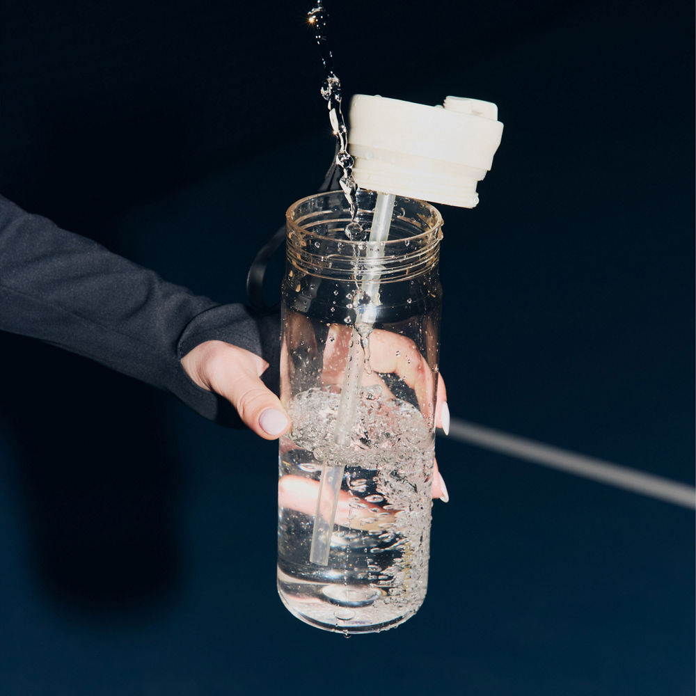 28oz-dualsip-plastic-bottle-s8 bevt0009_contigo_2225975_dualsip_28oz_oatmilkplastic_atf6
